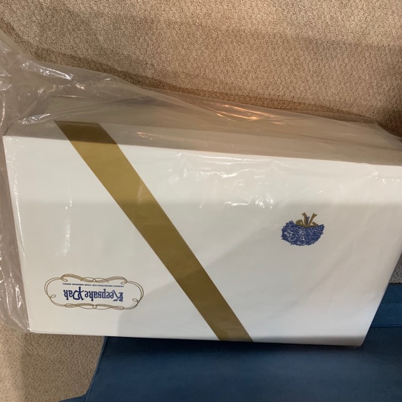 Lazaro Wedding Gown - Picture 11 of 12